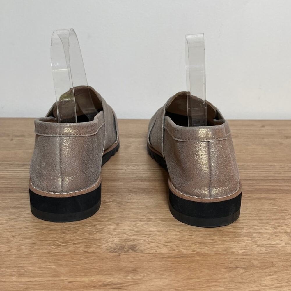 Eileen Fisher Eena Metallic Suede Twist Slip-On Loafers Platinum Sz 9.5 Comfort - Picture 4 of 6